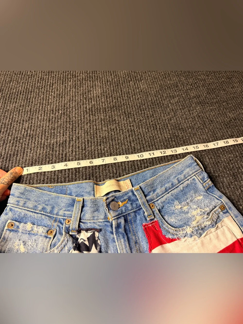 Vintage Levi’s 550 Cutoff Denim Shorts American Flag Distressed 28”